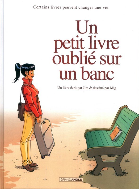 Un petit livre oublié sur un banc